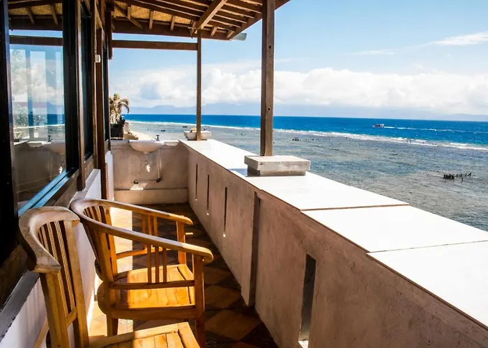 Cemara Beachfront ゲストハウス 3*