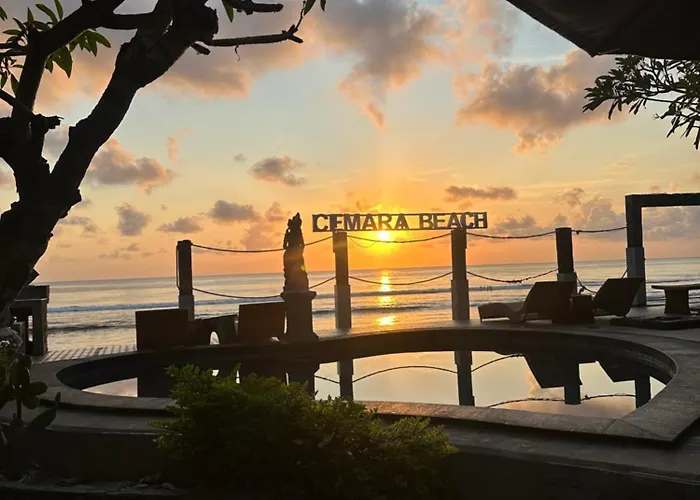 بيت ضيافة Cemara Beachfront
