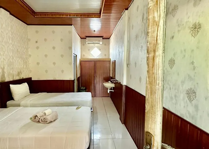 Cemara Beachfront ゲストハウス 3*