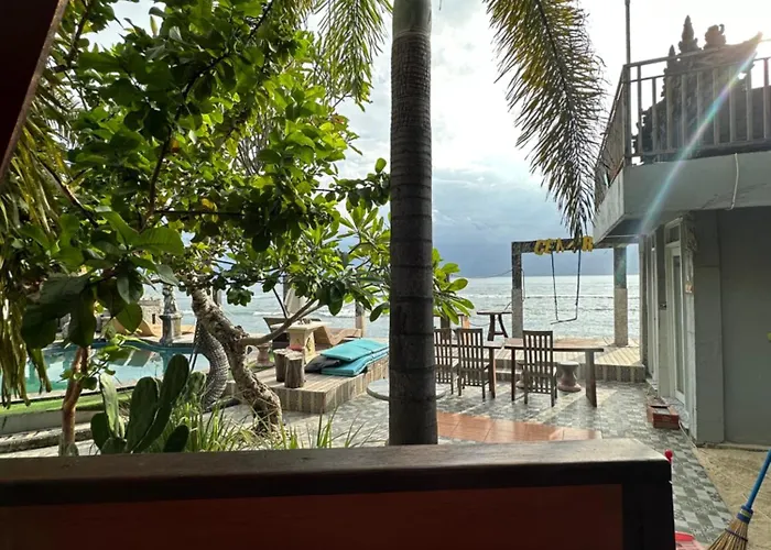 ゲストハウス Cemara Beachfront ヌサペニダ