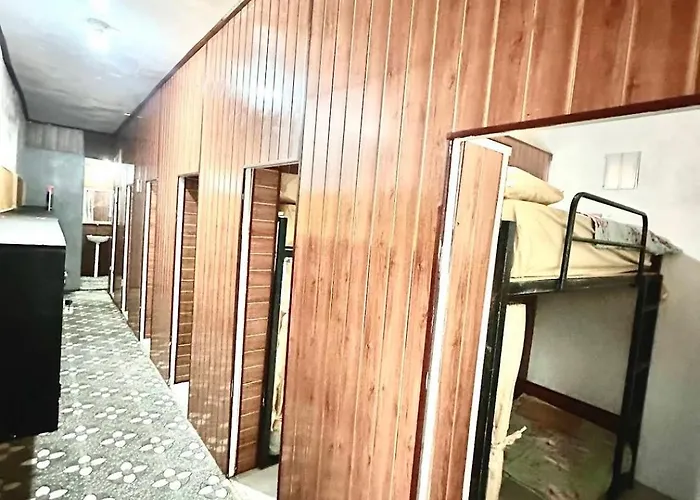 ゲストハウス Cemara Beachfront